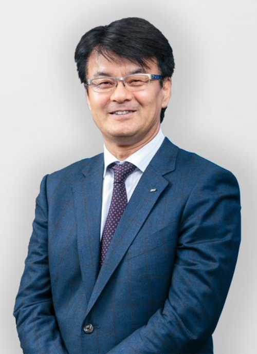 General Manager and President , IBM Japan Akio Yamaguchi
